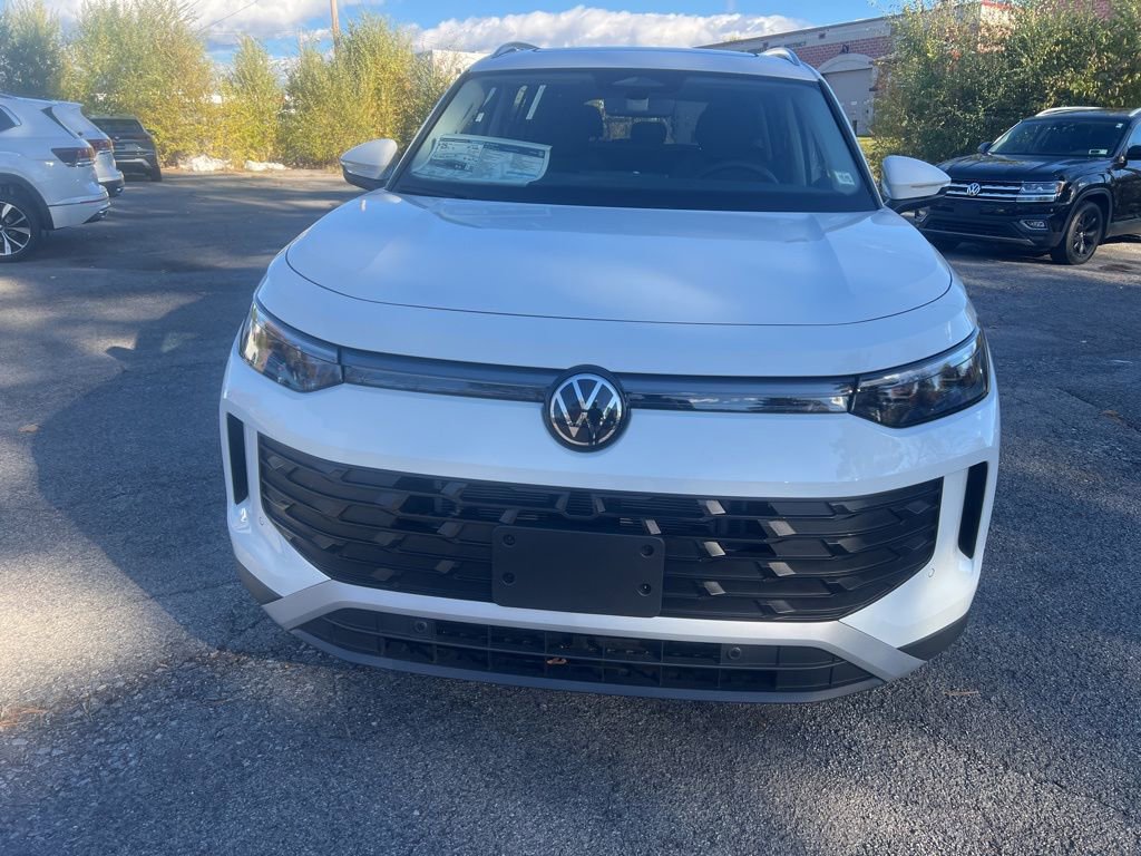 New 2026 Volkswagen Tiguan SE image 2