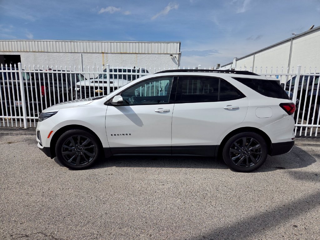 Used 2022 Chevrolet Equinox RS w/ RS Leather Package FWD image 5