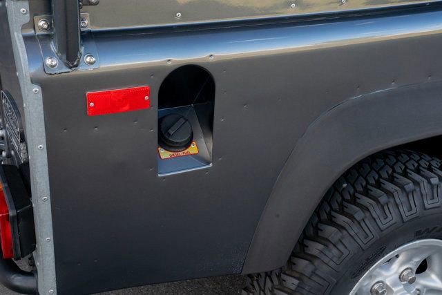 Used 1993 Land Rover Defender 110 image 22