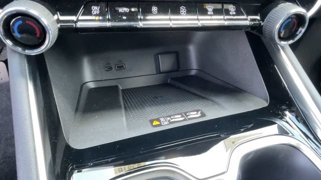 New 2026 Chevrolet Traverse RS w/ LPO, Floor Liner Package FWD image 17