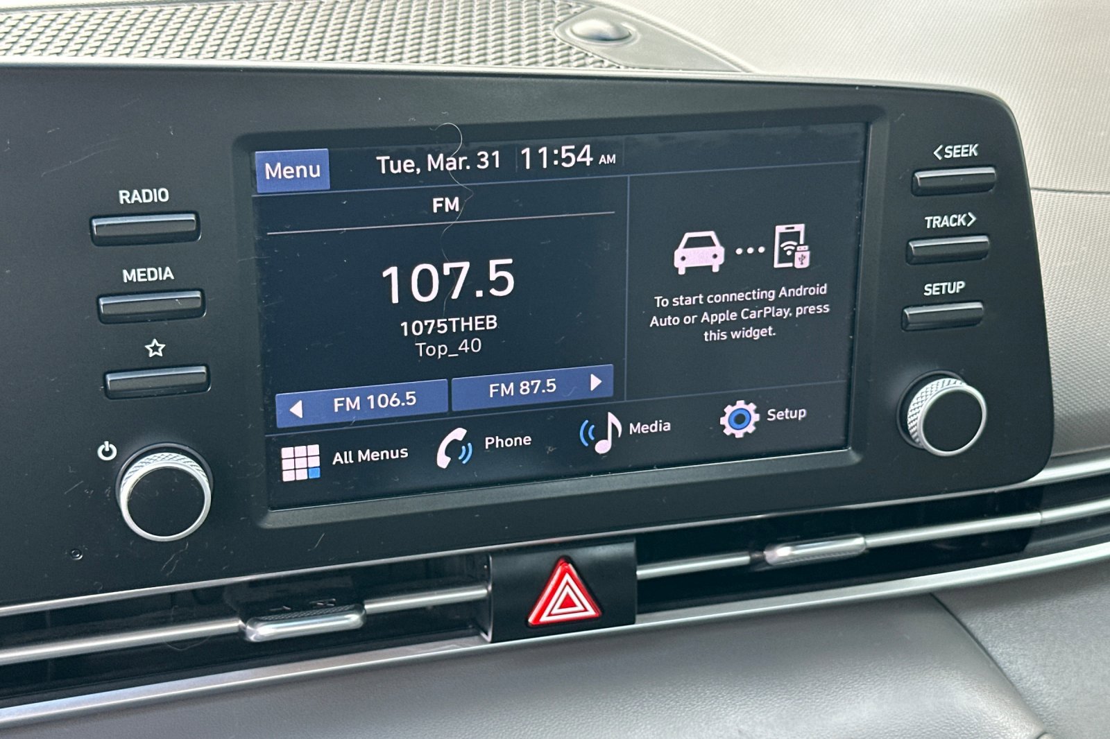 Certified 2024 Hyundai Elantra SE FWD image 17
