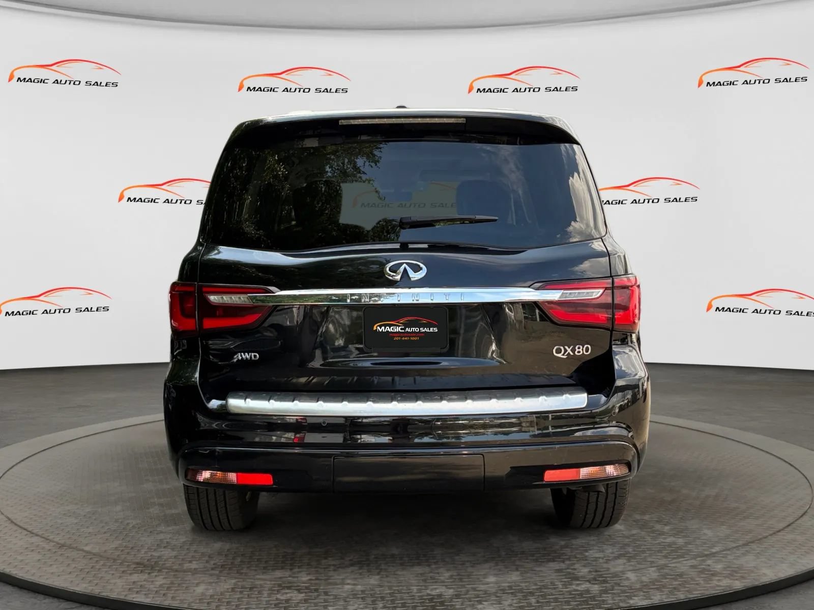 Used 2021 INFINITI QX80 Luxe w/ Cargo Package AWD/4WD image 9