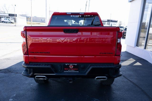Used 2023 Chevrolet Silverado 1500 Custom Trail Boss w/ LPO, Dark Essentials Package image 3