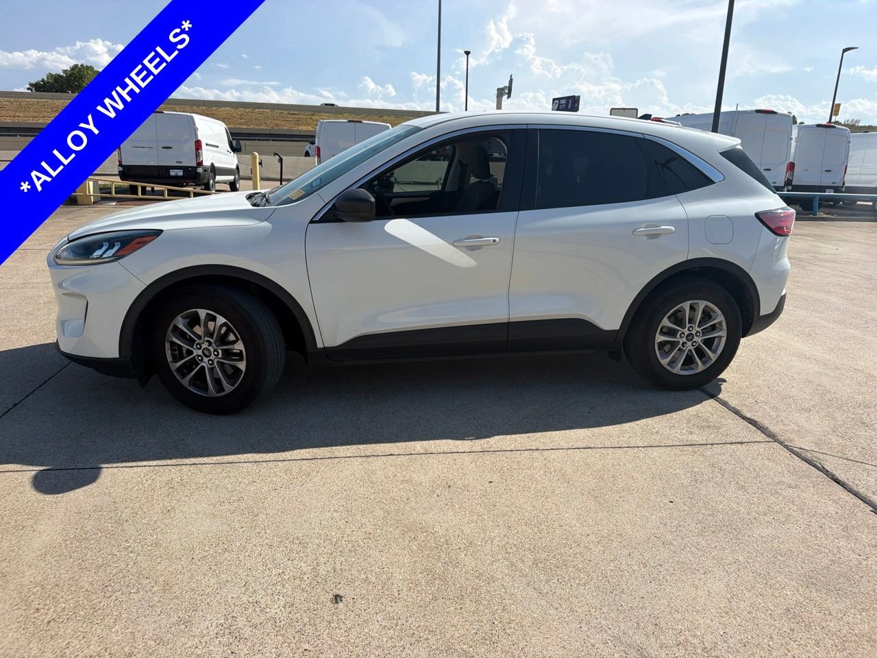 Used 2022 Ford Escape SE w/ Convenience Package FWD image 2