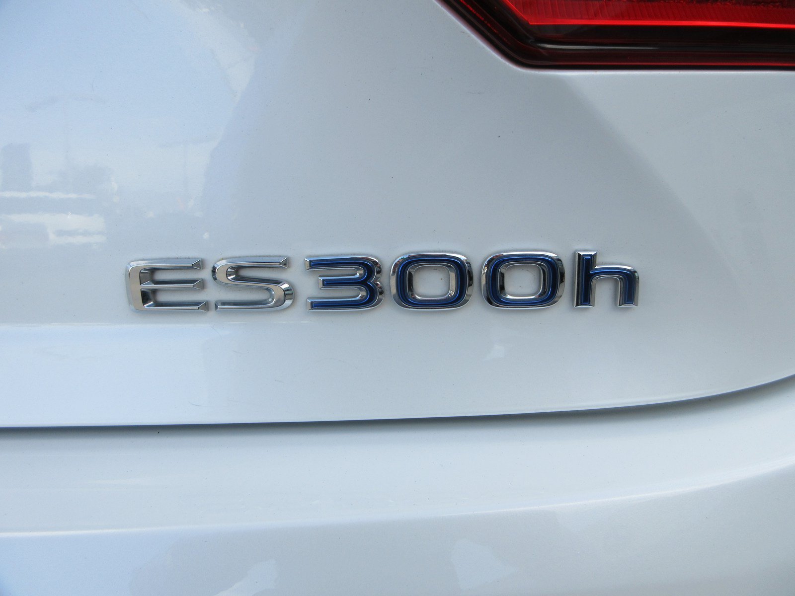 Used 2013 Lexus ES 300h w/ Luxury Pkg FWD image 8