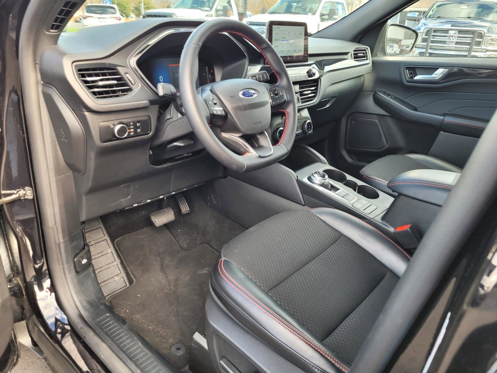 Used 2025 Ford Escape ST-Line AWD/4WD image 11
