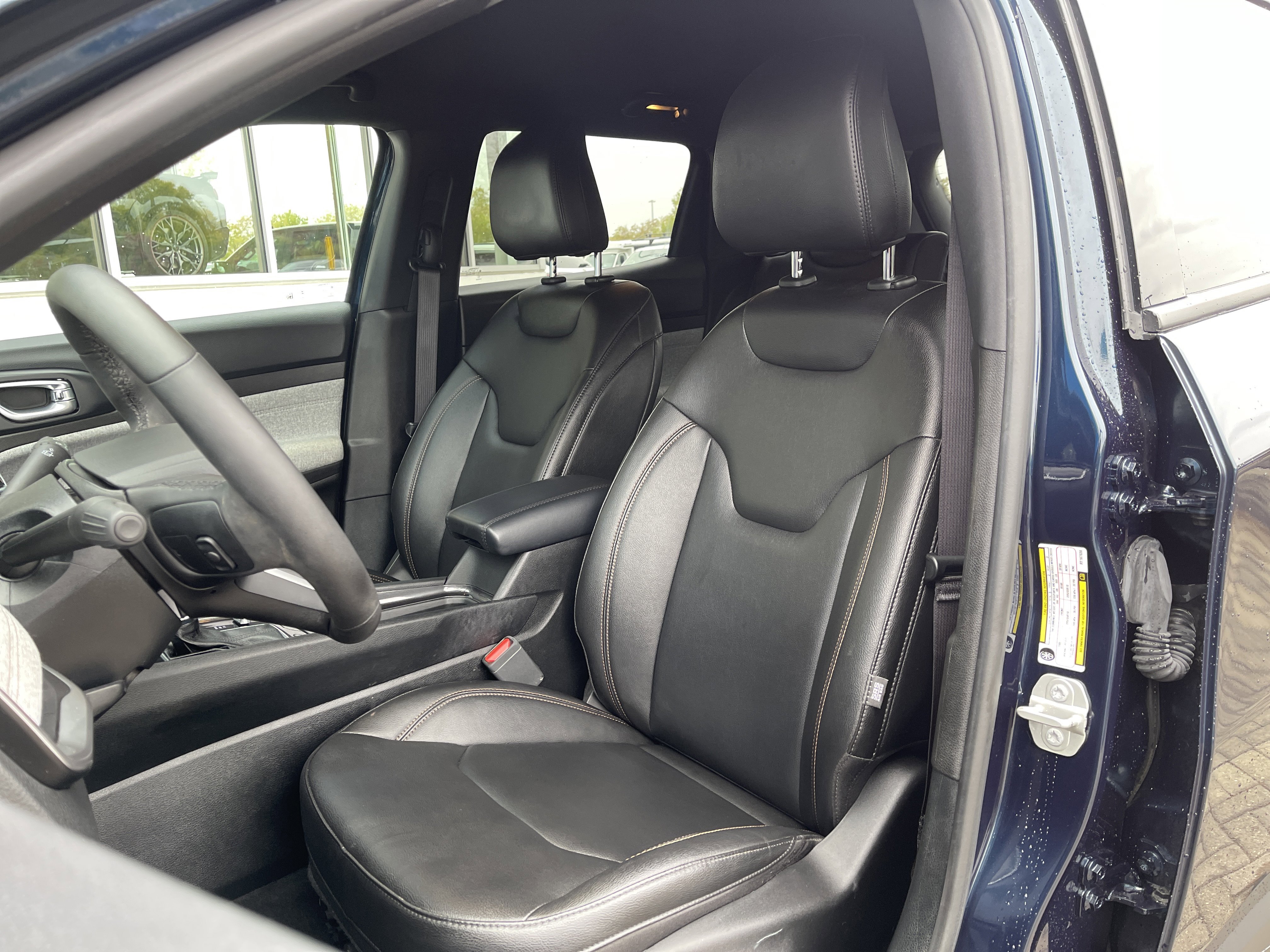 Used 2024 Jeep Compass Latitude image 16