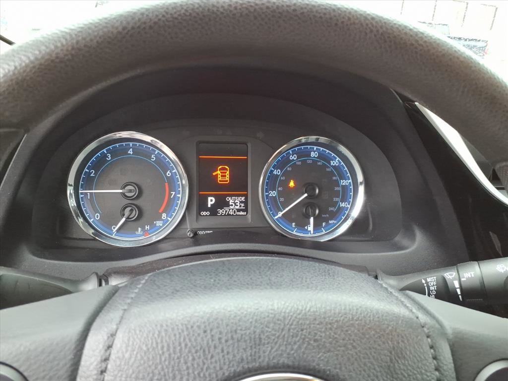 Used 2018 Toyota Corolla LE image 17