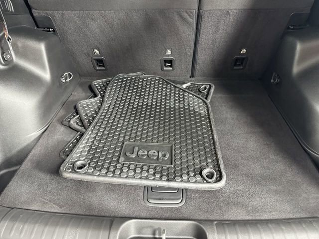 Used 2019 Jeep Cherokee Latitude w/ Cold Weather Group image 32