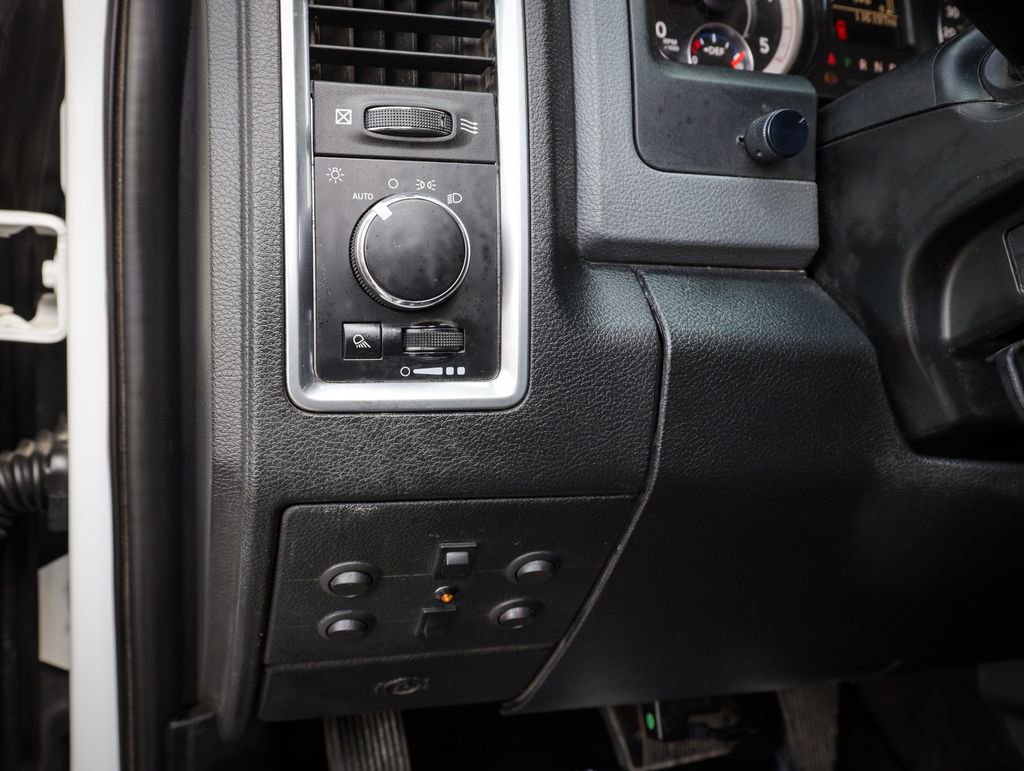 Used 2018 RAM 2500 SLT AWD/4WD image 21