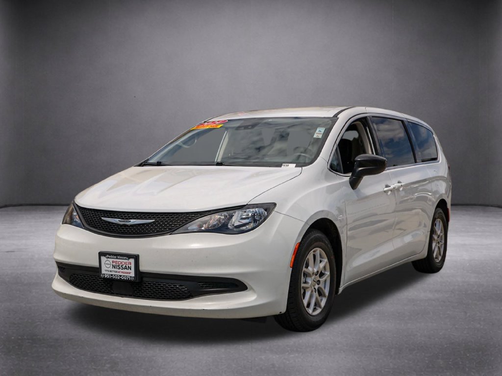Used 2024 Chrysler Voyager LX FWD image 9
