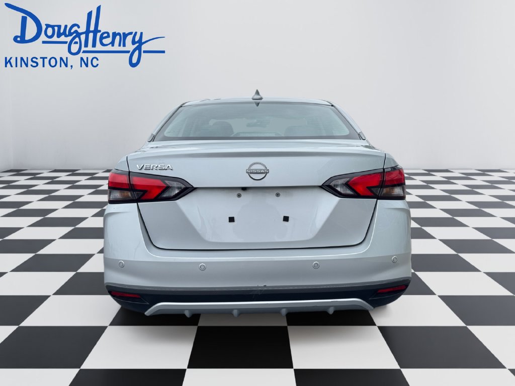 Used 2025 Nissan Versa SV FWD image 4