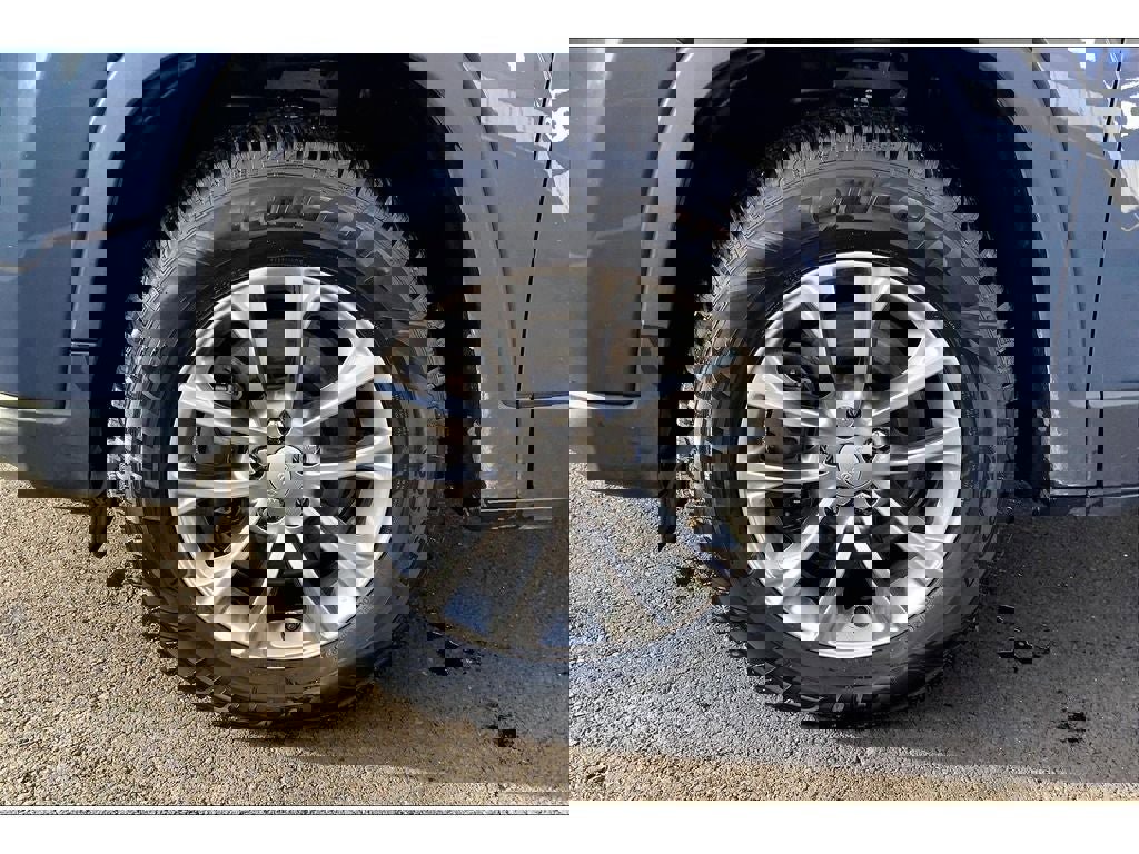 Used 2020 Jeep Cherokee Latitude Plus w/ Cold Weather Group image 10