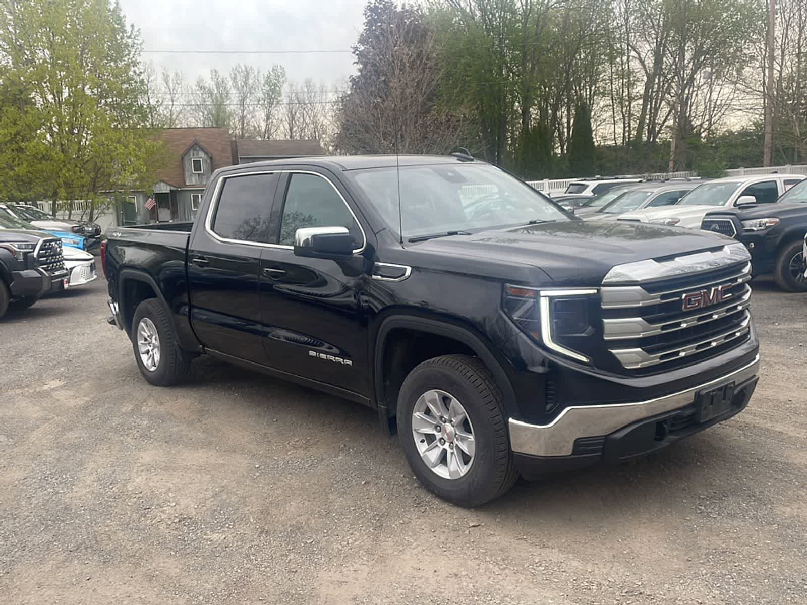 Used 2024 GMC Sierra 1500 SLE AWD/4WD image 10