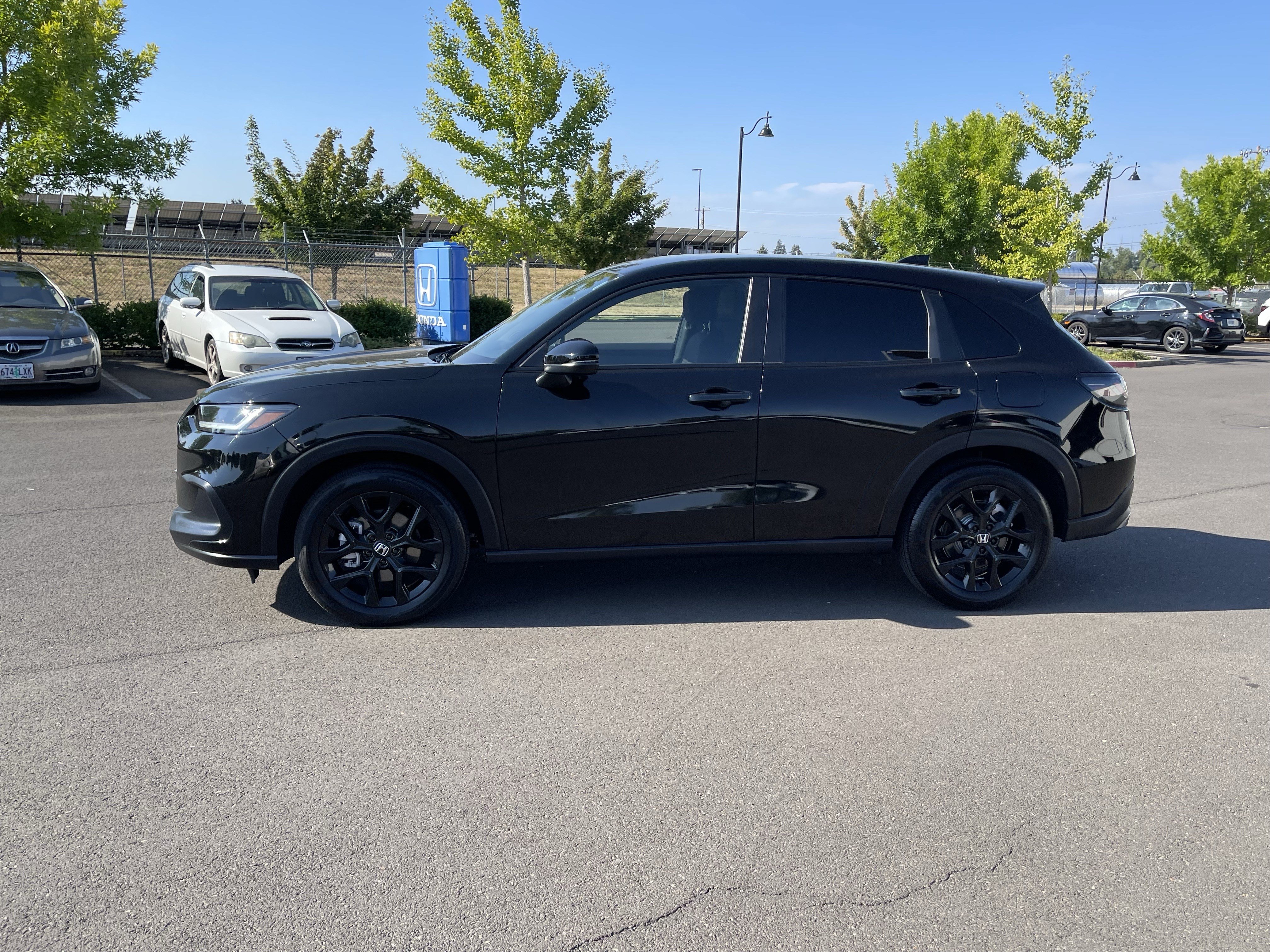 Used 2025 Honda HR-V Sport image 2