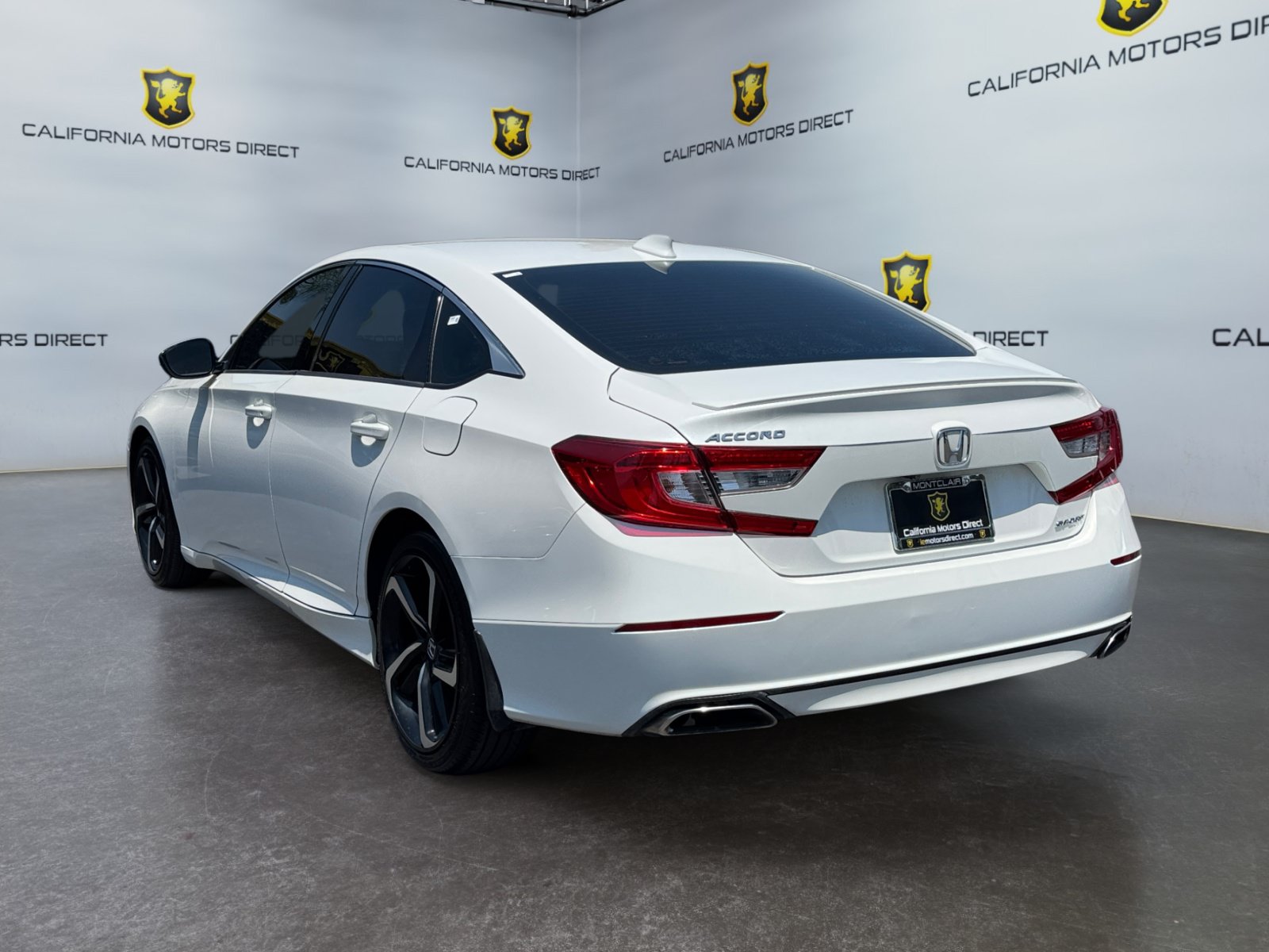 Used 2018 Honda Accord Sport image 3