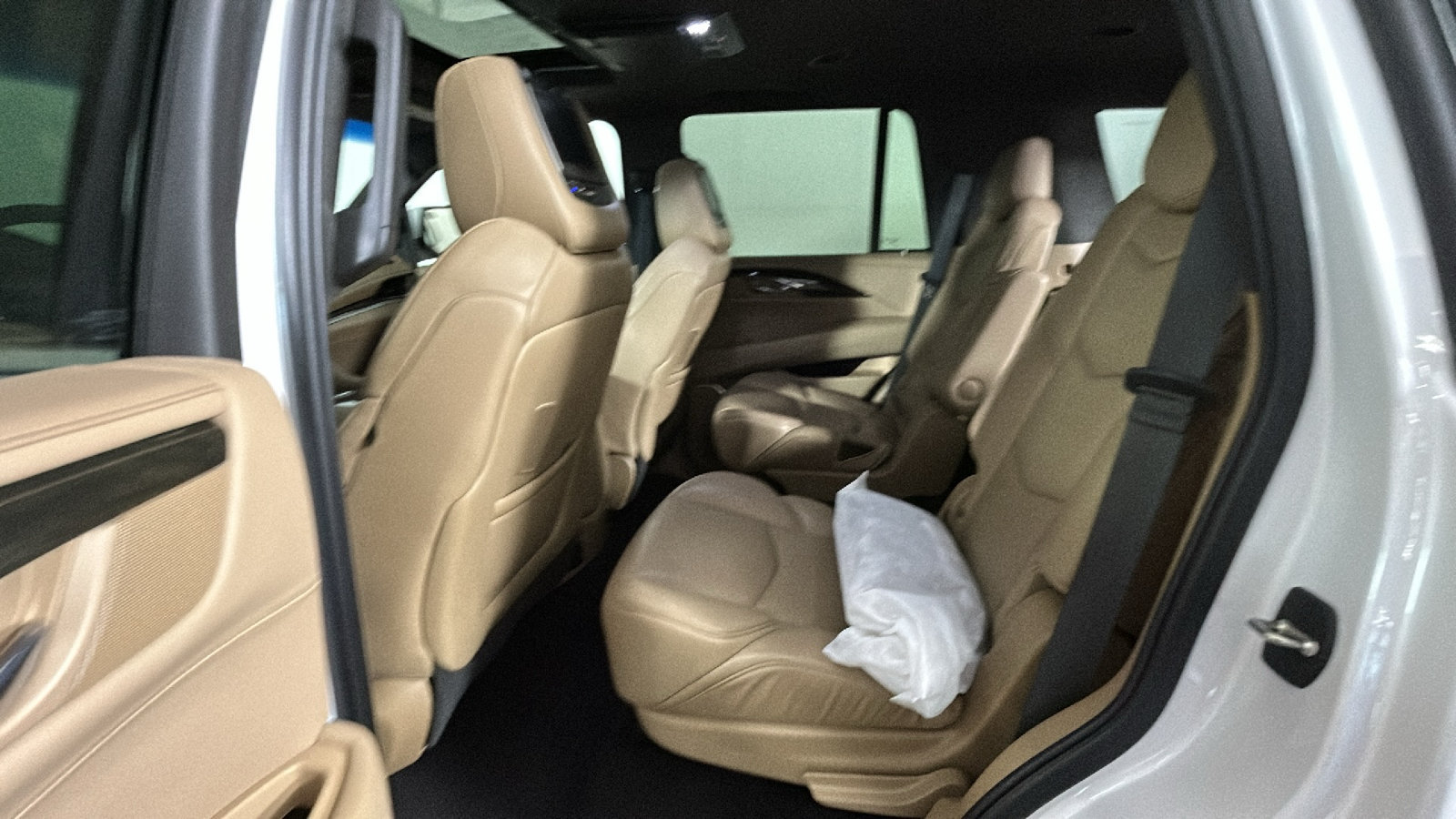 Used 2019 Cadillac Escalade Platinum RWD image 32