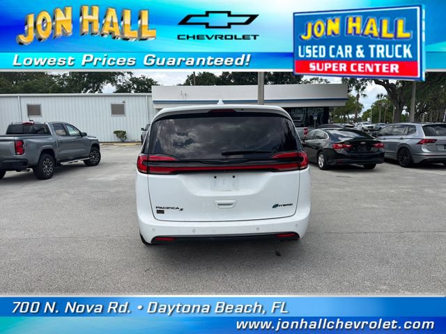 Used 2022 Chrysler Pacifica Touring-L w/ Uconnect Theater Family Group FWD image 7