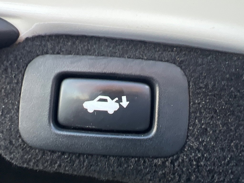 Used 2015 Lexus LS 460 image 6