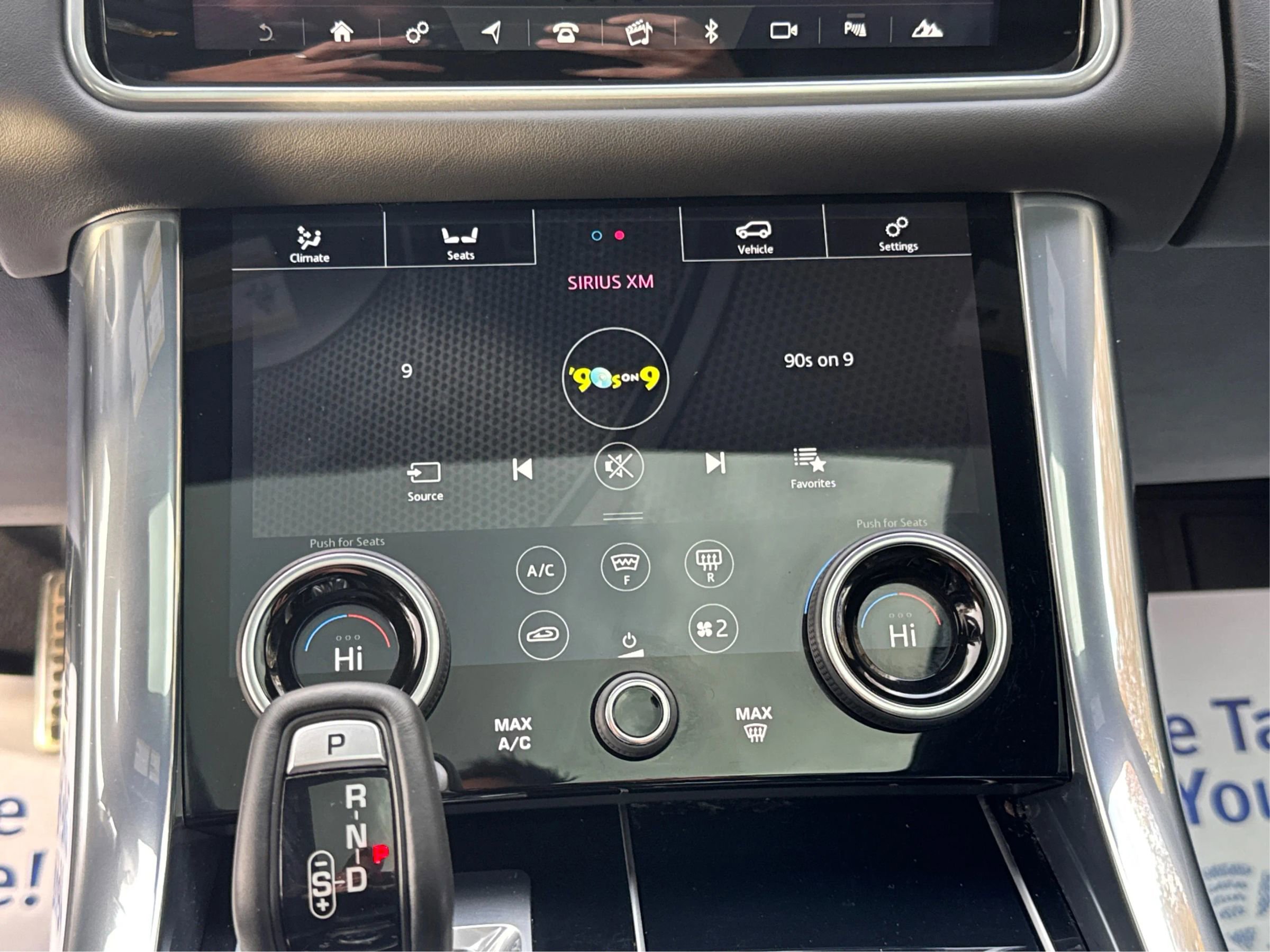 Used 2019 Land Rover Range Rover Sport HSE Dynamic image 29