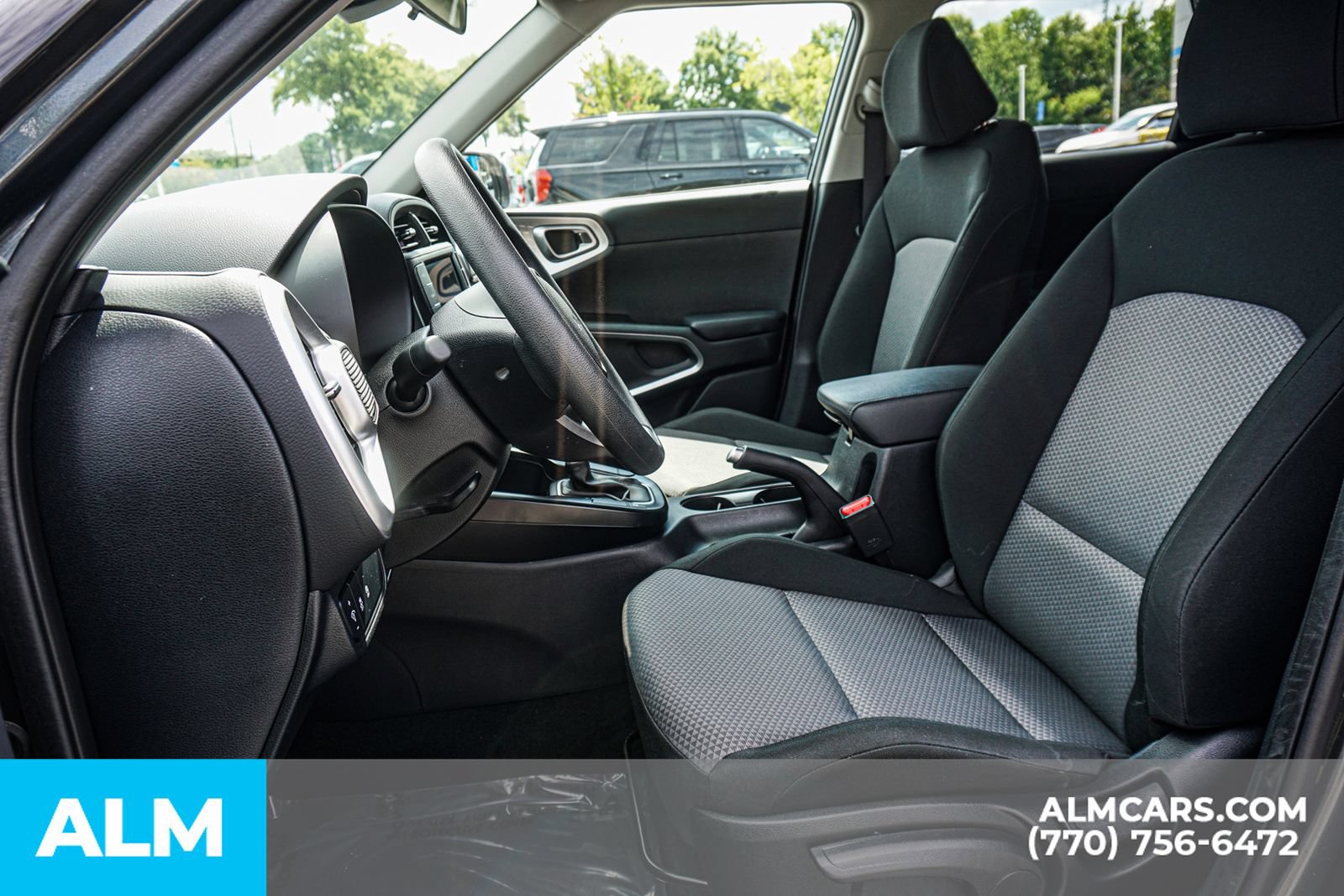 Used 2025 Kia Soul LX w/ LX Technology Package FWD image 19