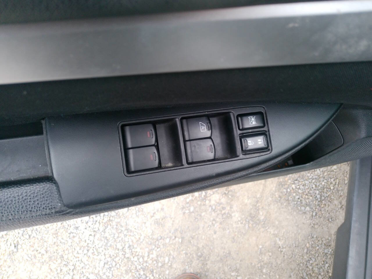 Used 2011 Subaru Outback 2.5i Premium image 31