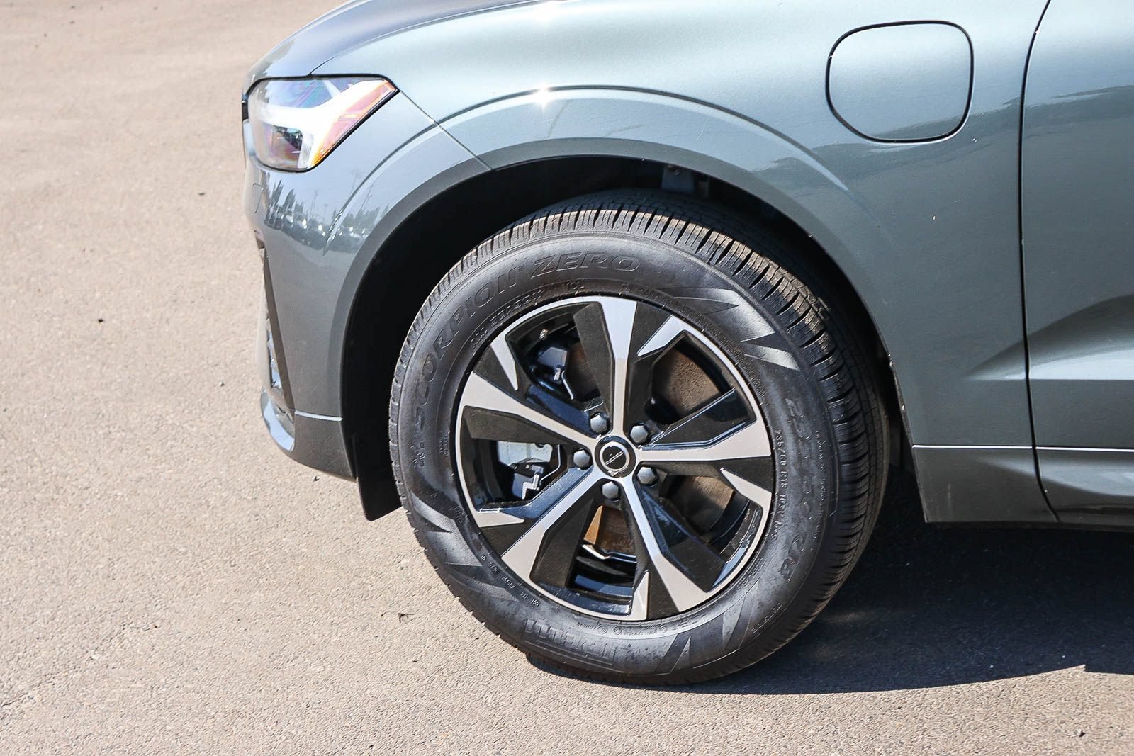 New 2026 Volvo XC60 T8 Core w/ Climate Package AWD/4WD image 9