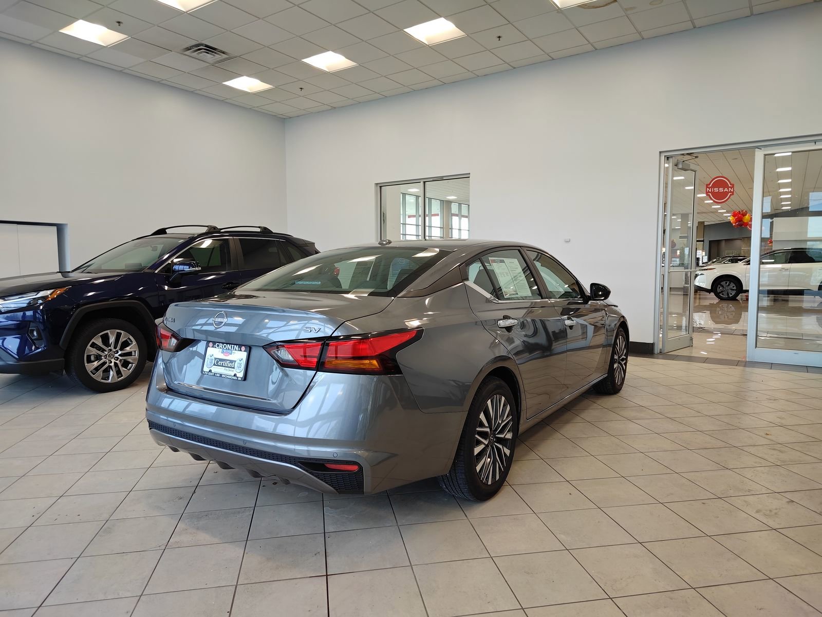 Used 2024 Nissan Altima 2.5 SV image 3