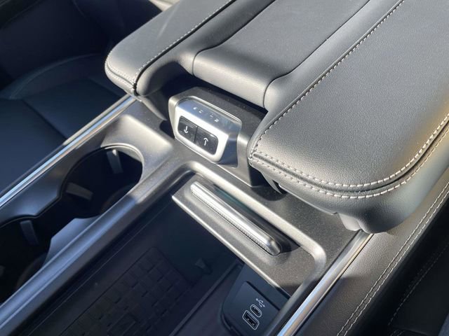 New 2025 Ford Expedition Max Platinum w/ Stealth Appearance Package image 17