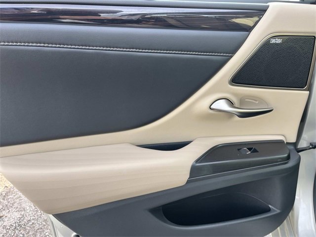 Used 2021 Lexus ES 350 Ultra Luxury w/ Accessory Package 2 image 20