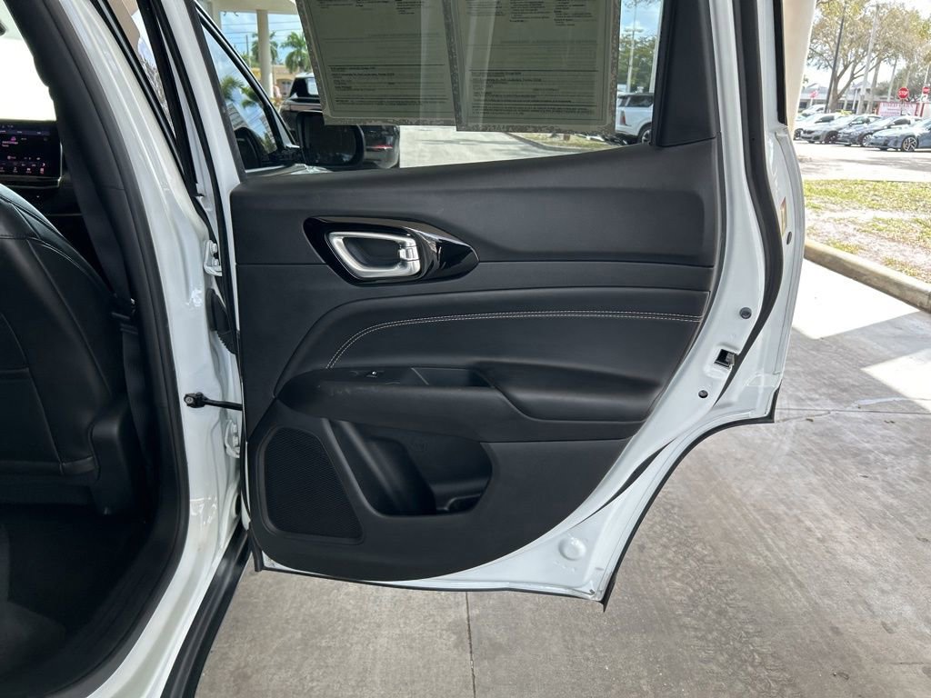 Used 2023 Jeep Compass Altitude image 31