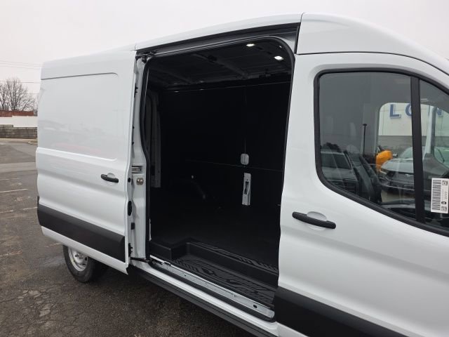 New 2026 Ford Transit 150 148 Medium Roof RWD image 33