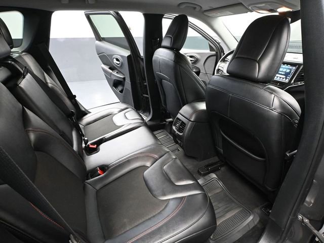 Used 2022 Jeep Cherokee Trailhawk image 40