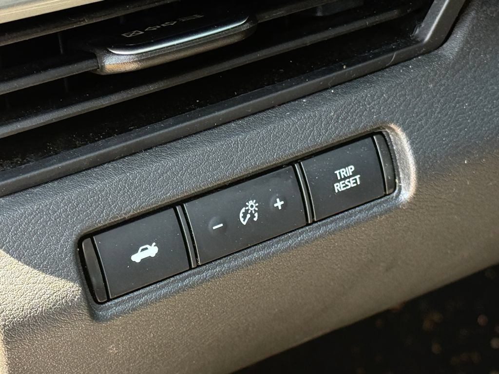 Used 2024 Nissan Altima 2.5 SR FWD image 18