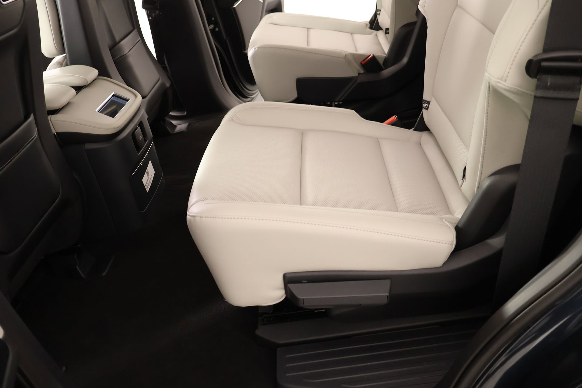 New 2026 Lincoln Navigator Premiere AWD/4WD image 11