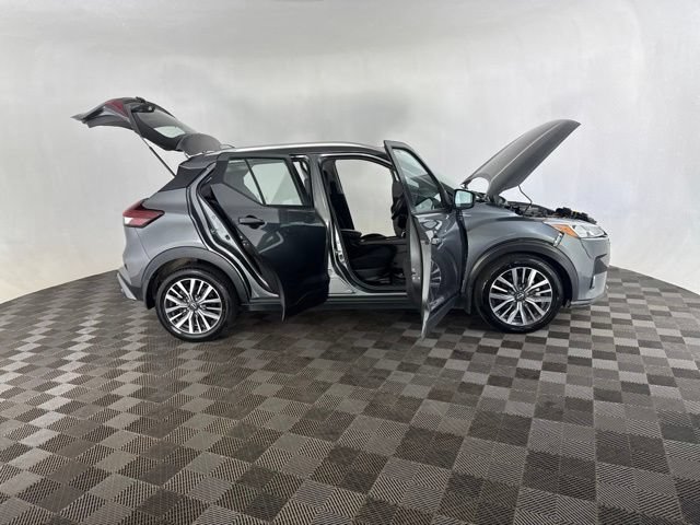 Used 2023 Nissan Kicks SV FWD image 13