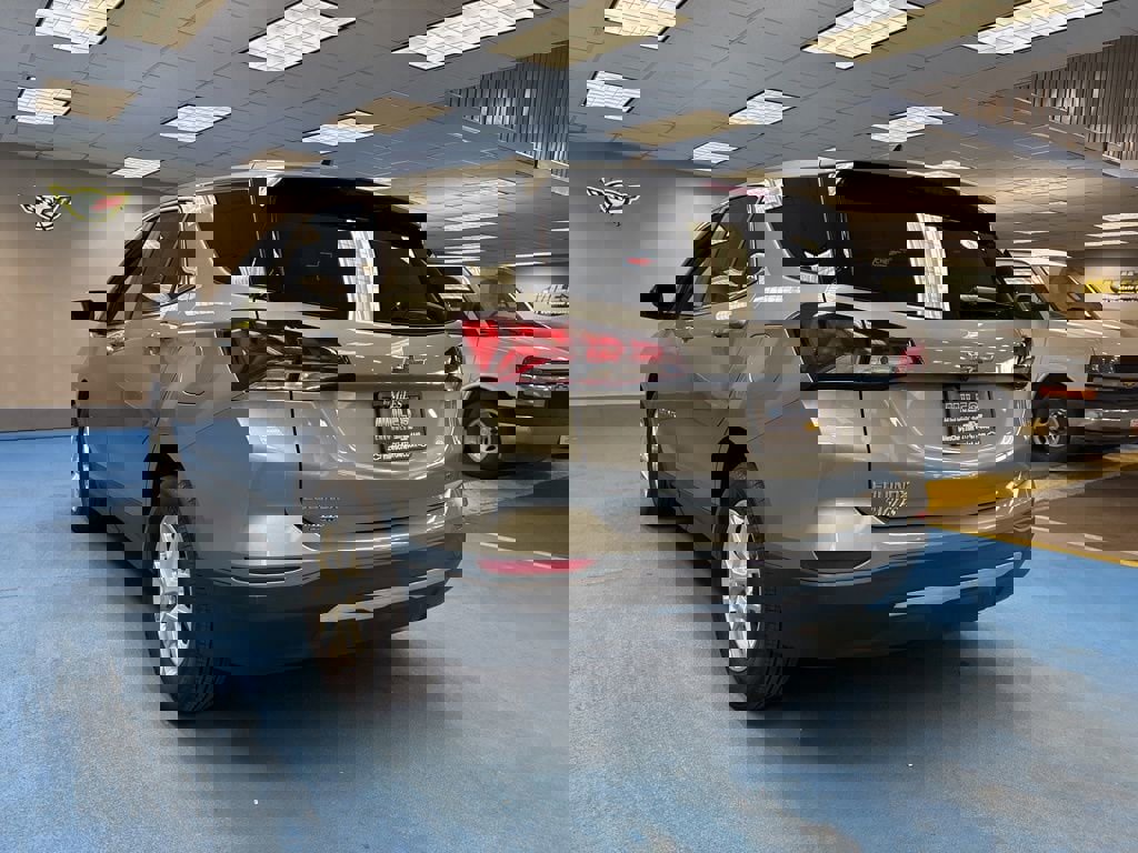 Used 2023 Chevrolet Equinox LT w/ LPO, Floor Liner Package image 9