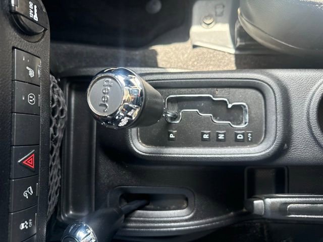 Used 2014 Jeep Wrangler Unlimited Rubicon w/ Connectivity Group image 11