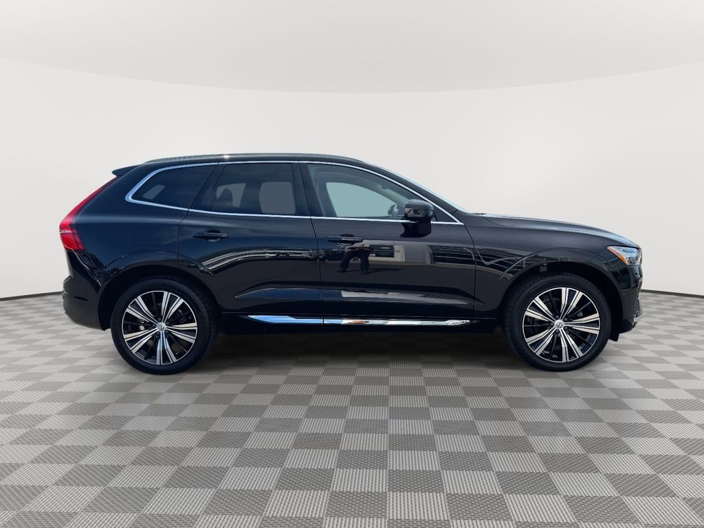 Certified 2023 Volvo XC60 B5 Plus image 3