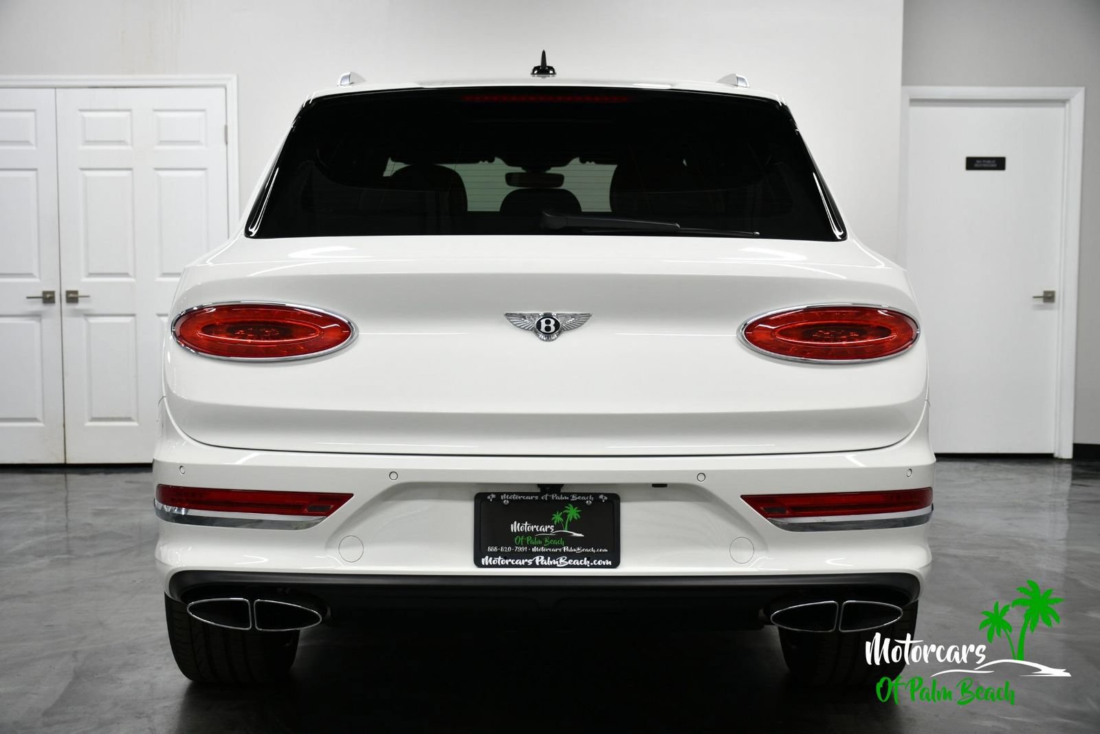 Used 2023 Bentley Bentayga AWD/4WD image 13