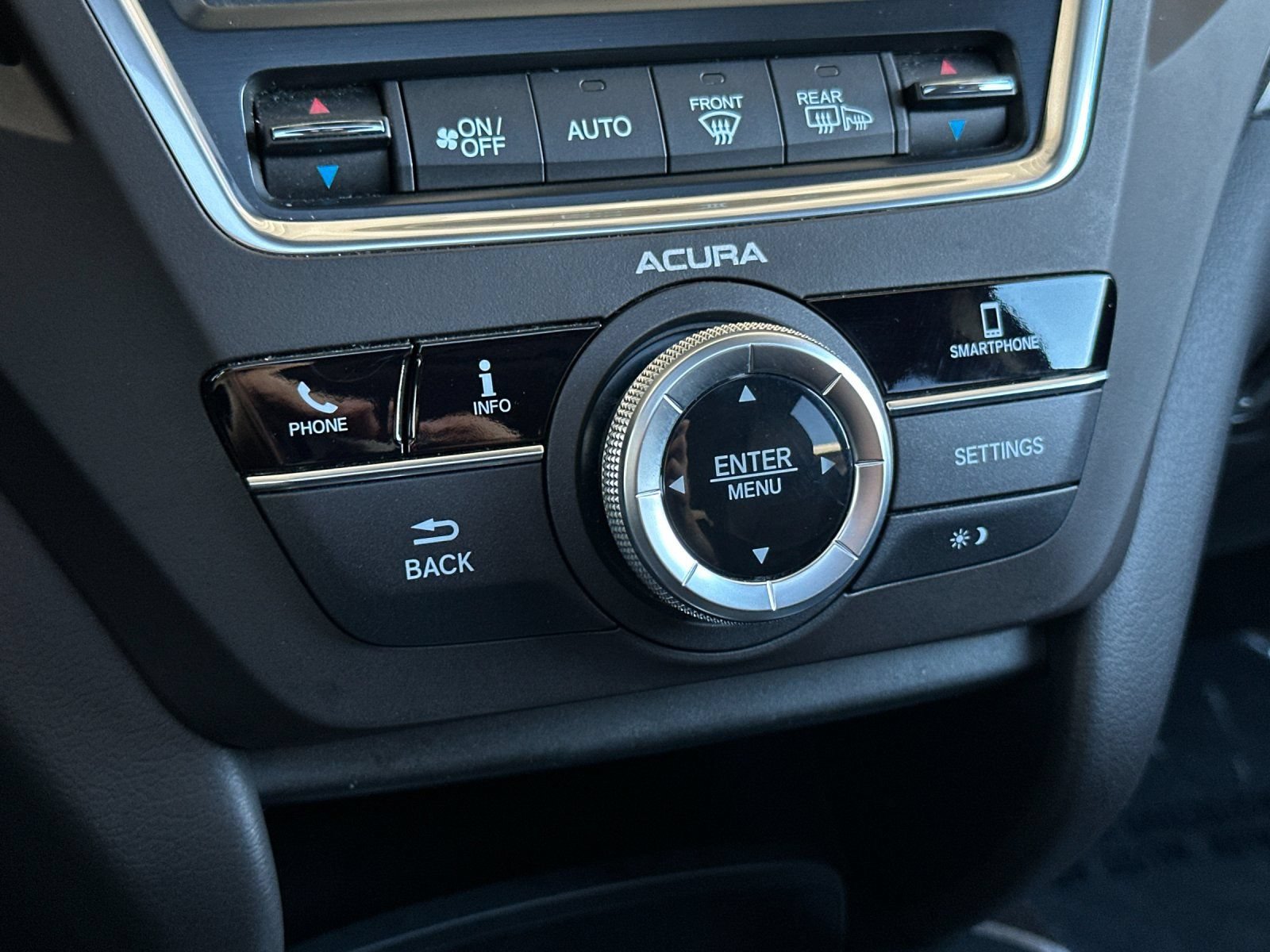 Used 2018 Acura MDX FWD image 19