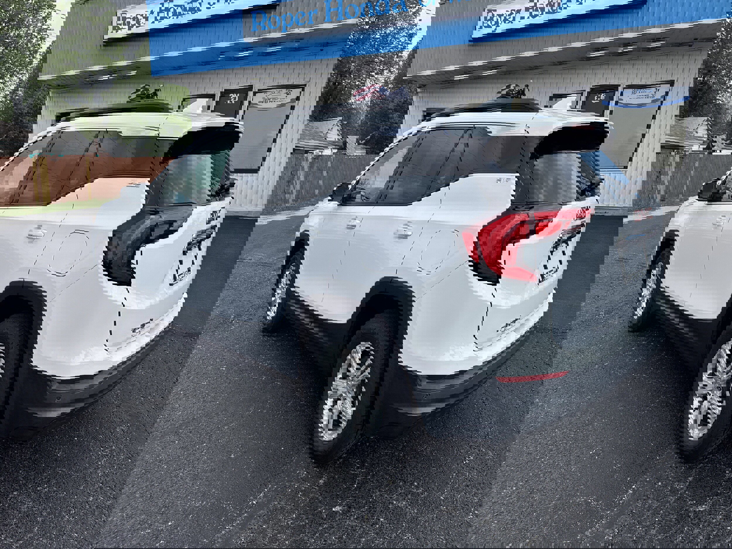 Used 2019 GMC Terrain SLE w/ Driver Convenience Package image 9