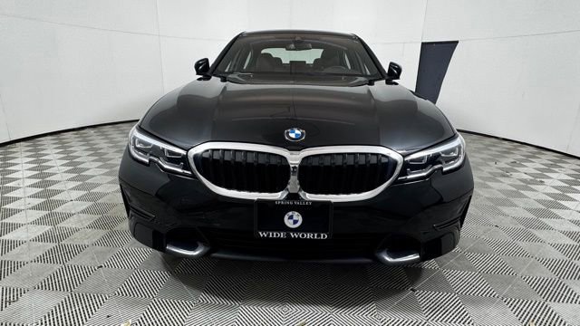 Used 2022 BMW 330i xDrive Sedan w/ Driving Assistance Package image 2