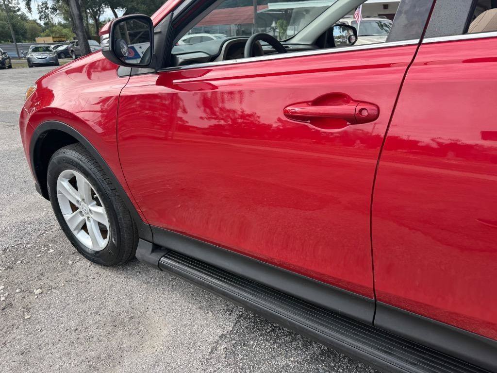 Used 2013 Toyota RAV4 XLE FWD image 4