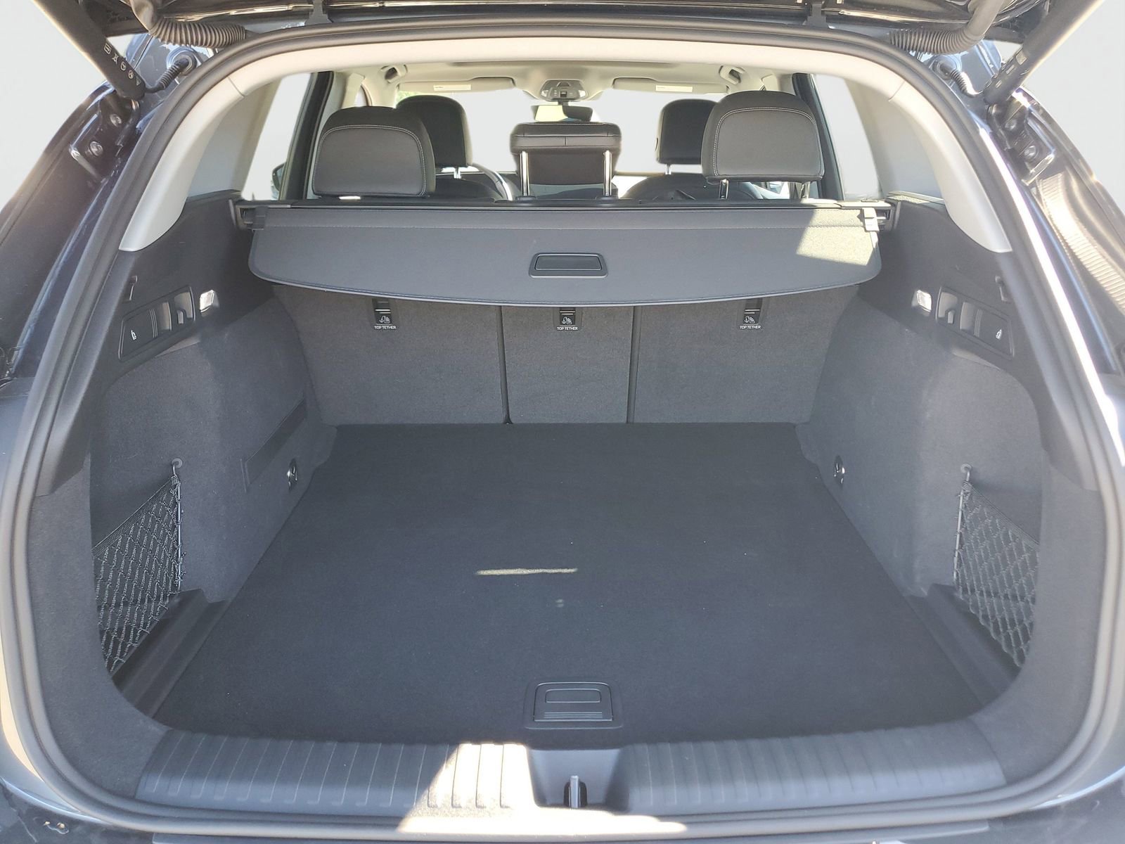 Used 2025 Audi Q6 e-tron Premium w/ Convenience Package image 8