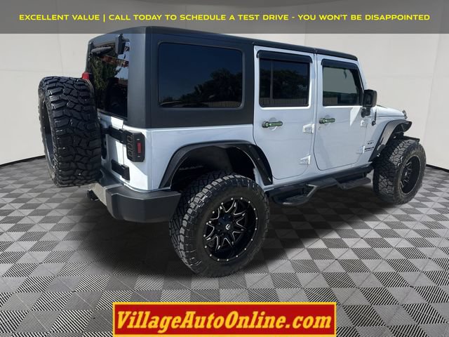 Used 2016 Jeep Wrangler Unlimited Sahara w/ Connectivity Group AWD/4WD image 4