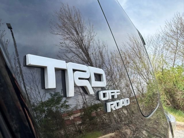 Used 2017 Toyota 4Runner TRD Off-Road Premium image 9