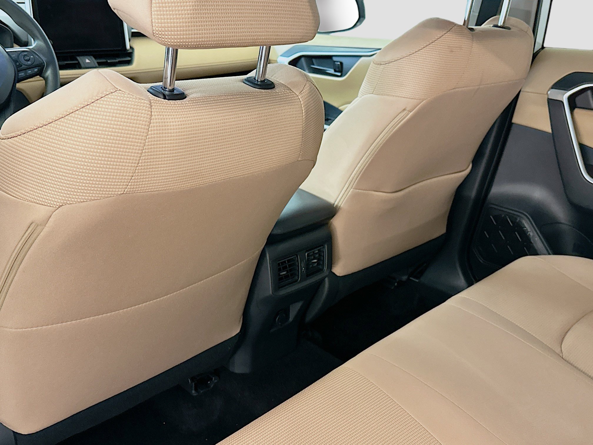 Used 2025 Toyota RAV4 LE image 28