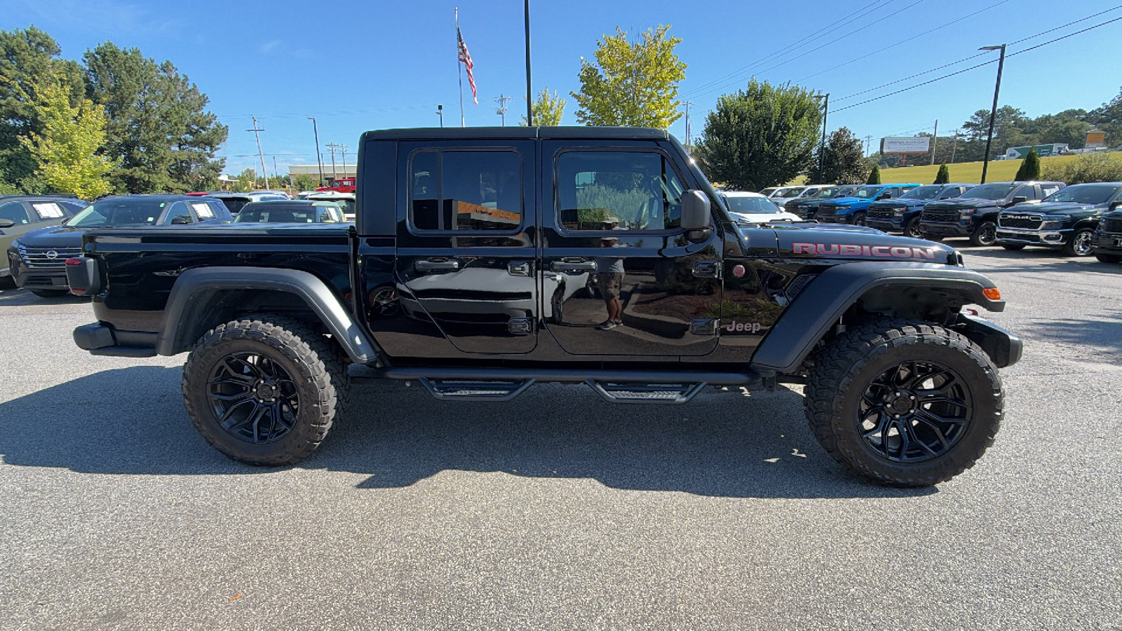 Used 2024 Jeep Gladiator Rubicon w/ Technology Group AWD/4WD image 7