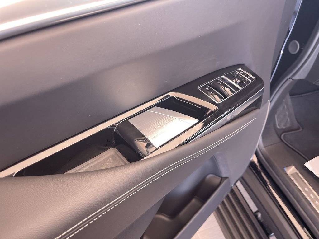 New 2026 Cadillac Escalade ESV V w/ LPO, ONYX Package image 22